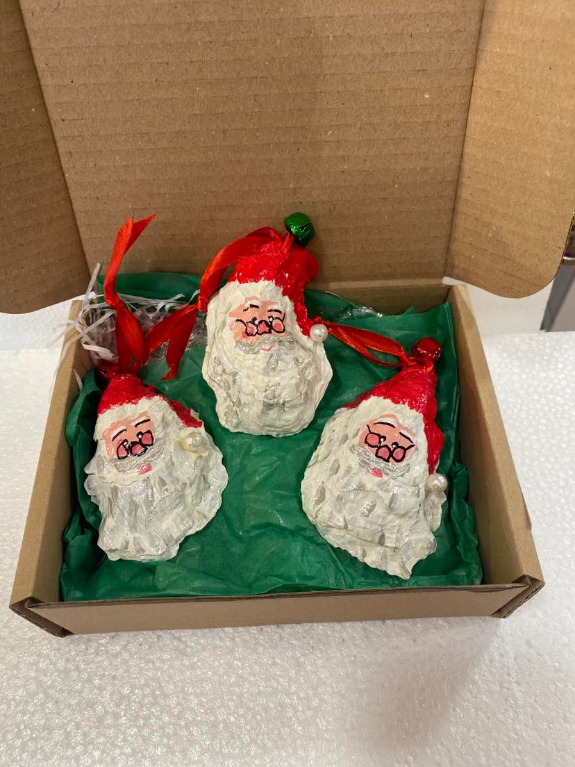 Handmade Oyster shell sets (Santa Christmas sets)
